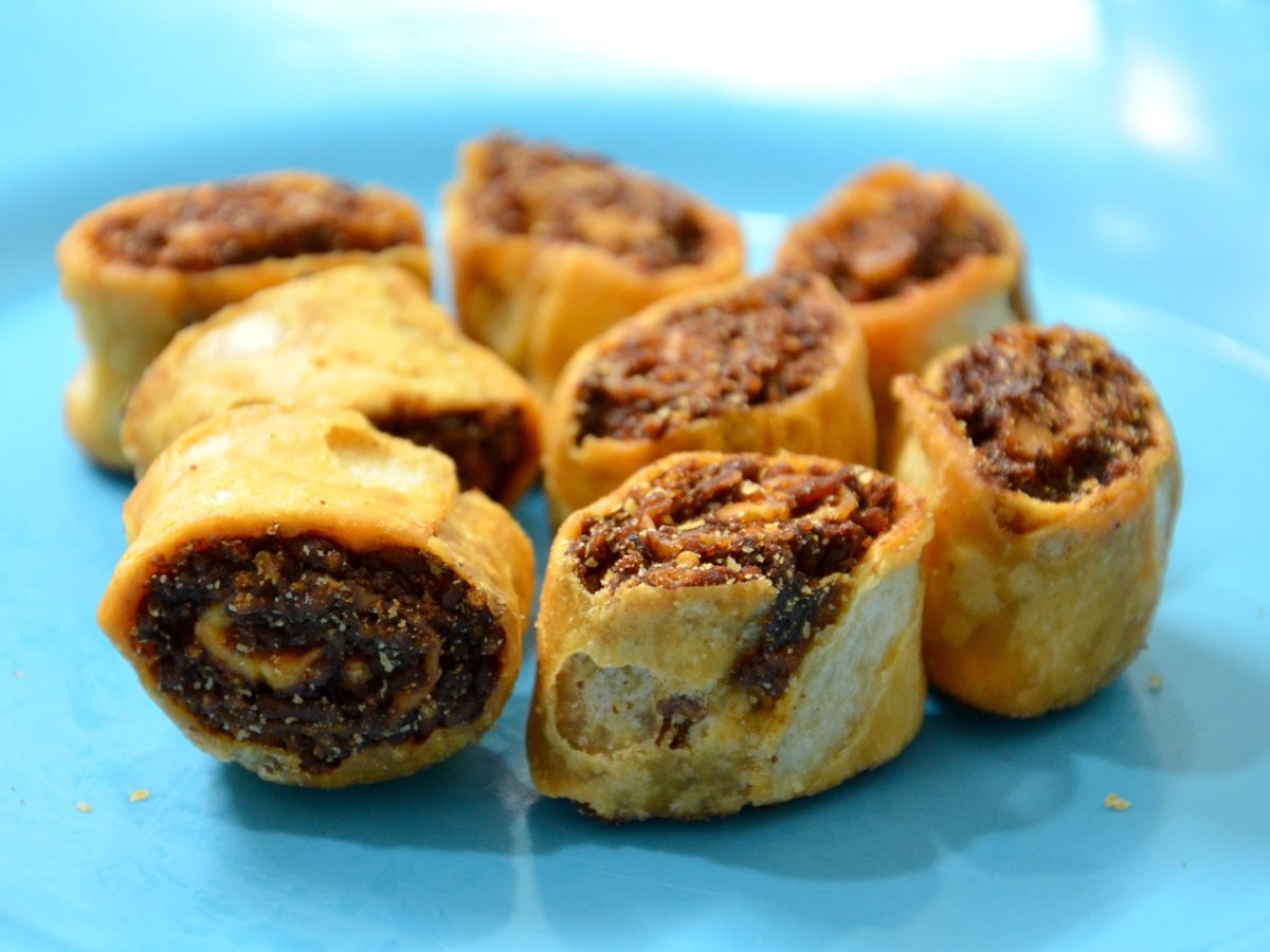 Gujarati bhakharwadi spiral snack pieces — supplied by KPRS Foods